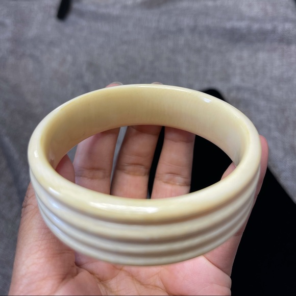 SOLD Real Ivory bangle - Picture 5 of 13